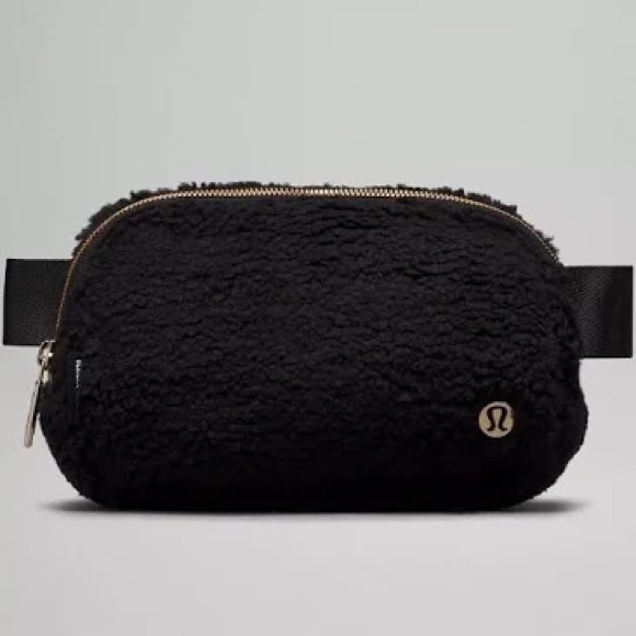 lululemon athletica Handbags - NWT Lululemon Fleece White Opal/Gold Hardware
Everywhere Belt Bag 1L brand new